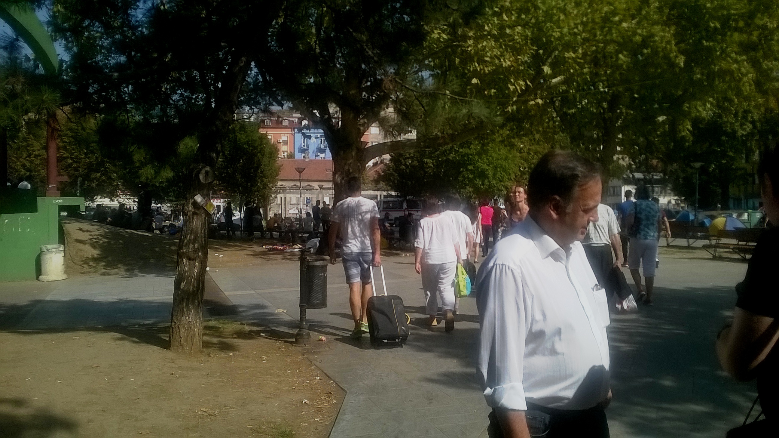 Knut Fleckenstein visiting refugees in Belgrade